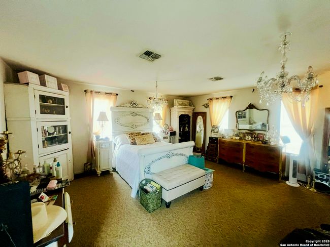521 Cr 7713 #1, House other with 3 bedrooms, 1 bathrooms and null parking in Devine TX | Image 11