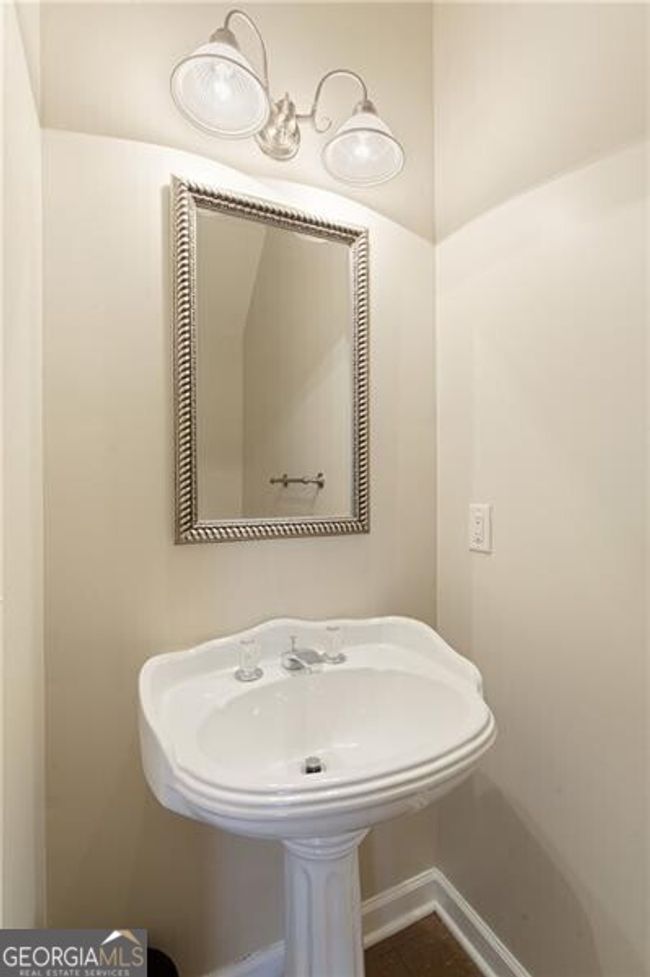 1264 Harris Commons Pl, Townhouse with 2 bedrooms, 3 bathrooms and 2 parking in Roswell GA | Image 24