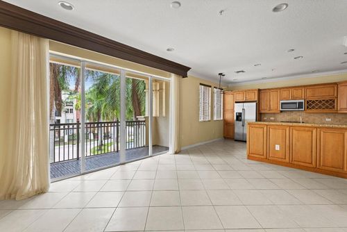 3-305-2900 Nw 125th Ave, Sunrise, FL, 33323-6329 | Card Image