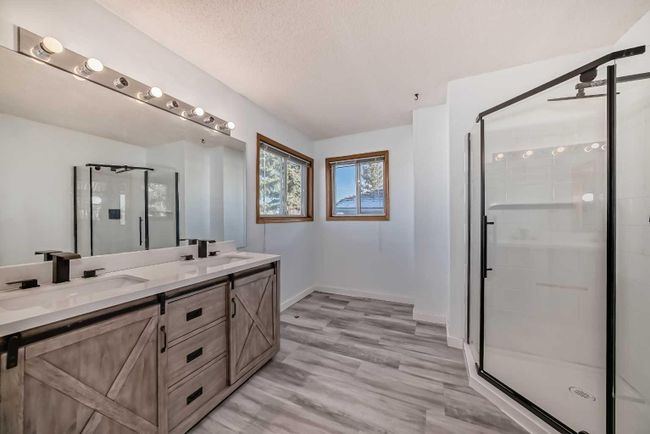 2775 Signal Hill Drive Sw, Home with 4 bedrooms, 3 bathrooms and 4 parking in Calgary AB | Image 29