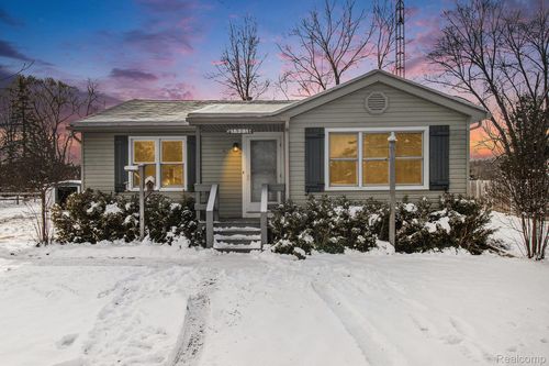 5901 Burdick Rd, Lapeer, MI, 48446-2711 | Card Image