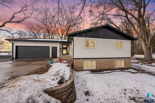 1121 S Splitrock Blvd Boulevard, Brandon, SD, 57005 | Card Image