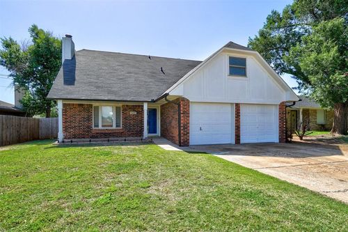 609 Crown Drive, Yukon, OK, 73099 | Card Image