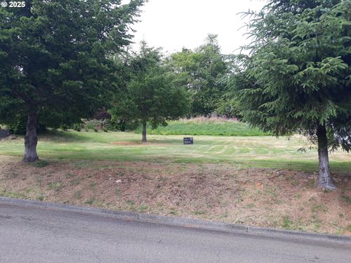 1880 Se 3rd St, Astoria, OR, 97103-5441 | Card Image