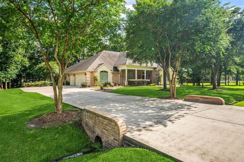 1114 Commons Waterway Dr, Huffman, TX, 77336-3275 | Card Image