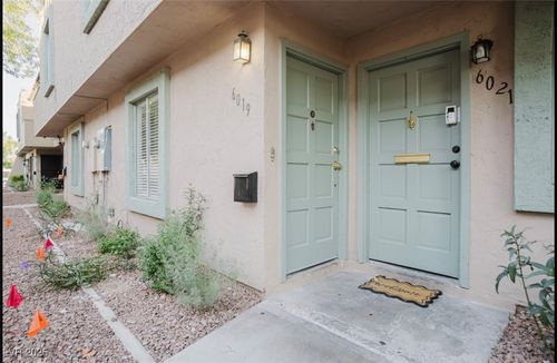 6019 Vegas Dr, Las Vegas, NV, 89108-2423 | Card Image