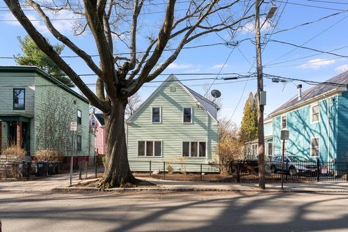 20 Chalk St, Cambridge, MA, 02139-4401 | Card Image