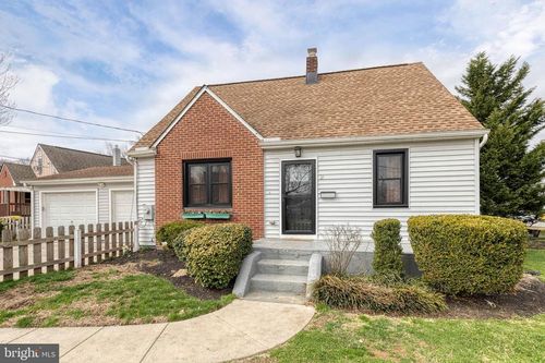 2 Mansion Rd, LINTHICUM HEIGHTS, MD, 21090-1606 | Card Image