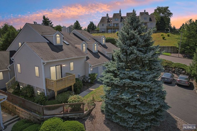 Davey Dr, West Orange, NJ 07052