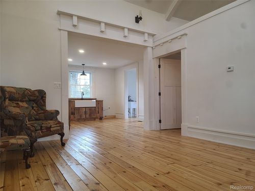 3685 Main St, Akron, MI, 48701-9616 | Card Image