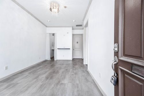 e-12830 Willow Centre Dr, Houston, TX, 77066-3040 | Card Image