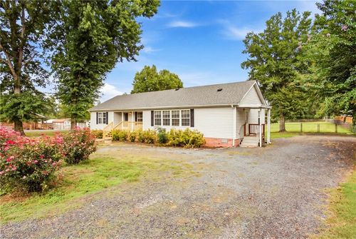 5272 Branson Davis Rd, Sophia, NC, 27350-9014 | Card Image