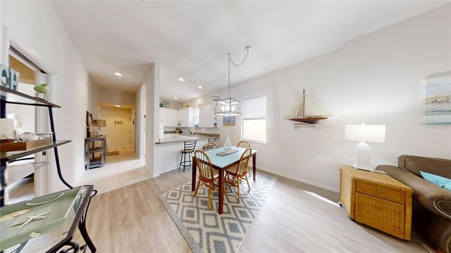 Living Room / Dining | Image 10