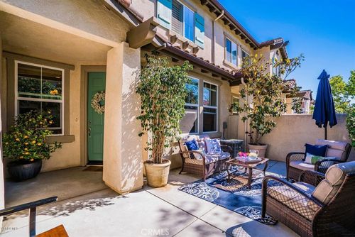 172 Via Katrina, Newbury Park, CA, 91320-7020 | Card Image