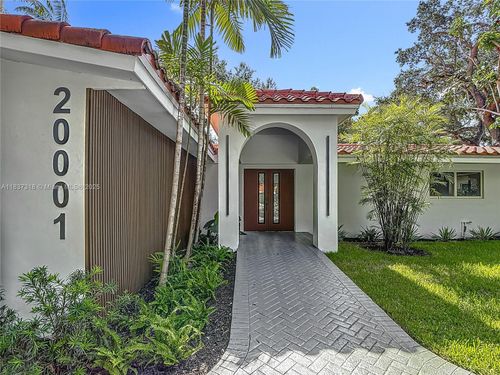 20001 Ne 21st Ave, Miami, FL, 33179-2823 | Card Image