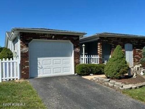 8 Lamb Rd, Brick, NJ, 08724-1936 | Card Image