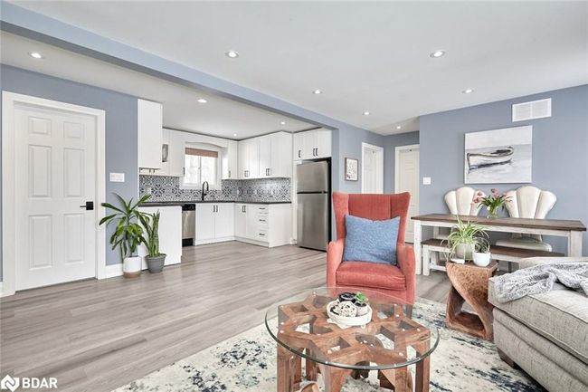 6394 Bluebird St, House other with 3 bedrooms, 2 bathrooms and 10 parking in Ramara ON | Image 4