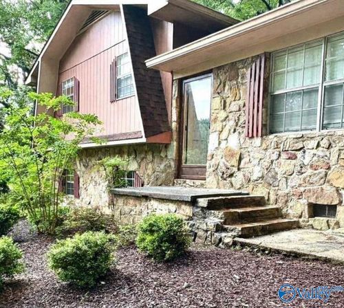 403 Oakview Ln Ne, Fort Payne, AL, 35967-4024 | Card Image