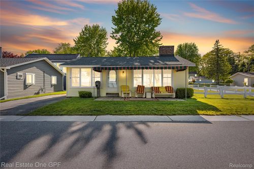 5871 Manor Dr, Fort Gratiot, MI, 48059-2830 | Card Image