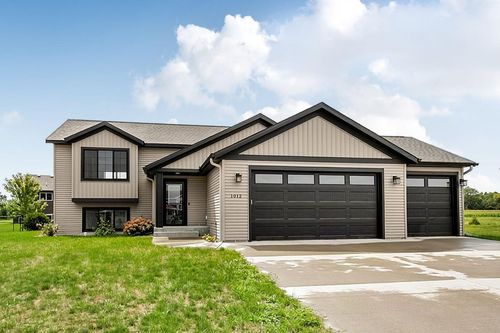 1012 26th Street Loop, Sartell, MN, 56377-4722 | Card Image