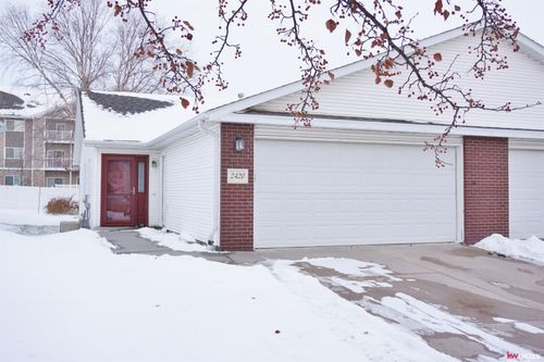 2420 Dodge St, Lincoln, NE, 68521-4148 | Card Image