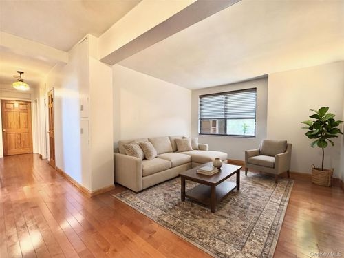 3b-28-08 141st St, Flushing, NY, 11354-1653 | Card Image