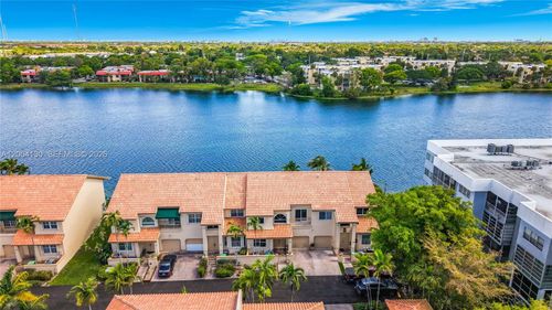 781 Ne 195th St, Miami, FL, 33179-3440 | Card Image