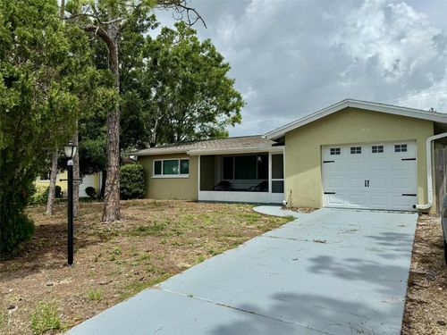 2074 Greenbriar Blvd, CLEARWATER, FL, 33763-1405 | Card Image