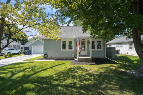 205 N 4th St, Freeland, MI, 48623-2520 | Card Image