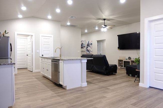 2220 Goldfinch Rd, House other with 3 bedrooms, 2 bathrooms and 2 parking in Midland TX | Image 15
