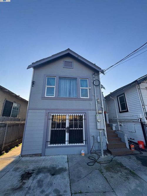7341 Lockwood St, Oakland, CA, 94621-2701 | Card Image