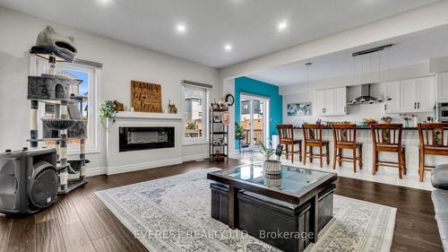 2016 Maddex Way, London, ON, N5X0M9 | Card Image