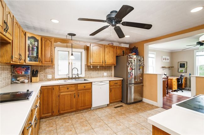 226 Becker Ave, House other with 3 bedrooms, 2 bathrooms and 3 parking in Riverside RI | Image 8