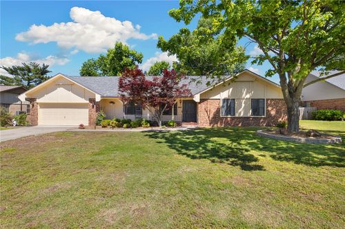 701 S Chateau Dr, Rogers, AR, 72758-3937 | Card Image