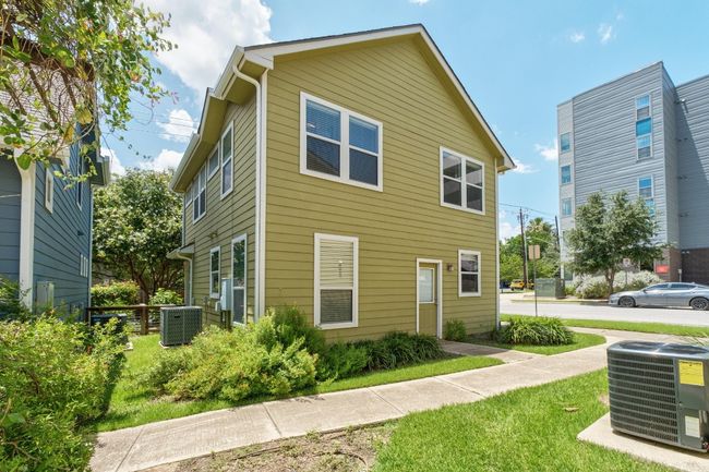 UNIT-100 - 1601 Miriam Ave, House other with 4 bedrooms, 3 bathrooms and null parking in Austin TX | Image 24