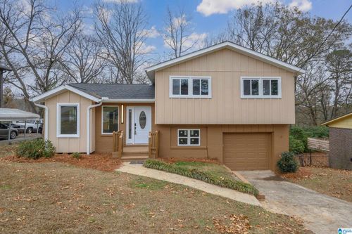 1409 4th Pl Nw, Center Point, AL, 35215-6111 | Card Image