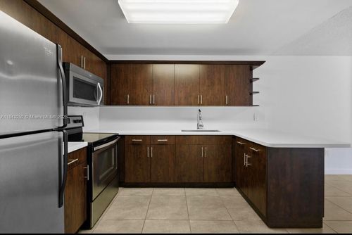 apt-330-6940 Nw 186th St, Hialeah, FL, 33015-3223 | Card Image