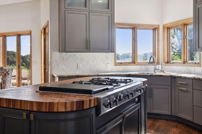 10481 Bluff Rd, House other with 5 bedrooms, 4 bathrooms and null parking in Eden Prairie MN | Image 7