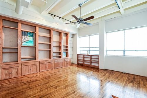 unit-315-705 Main St, Houston, TX, 77002-3306 | Card Image
