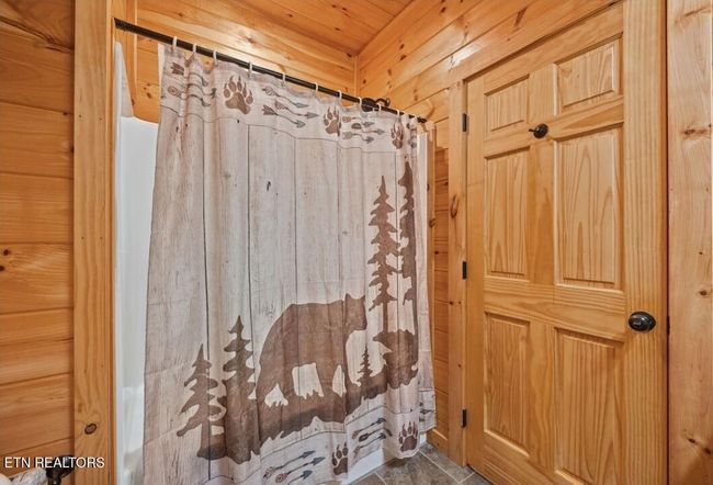 880 Great Smoky Way, House other with 4 bedrooms, 4 bathrooms and null parking in Gatlinburg TN | Image 33