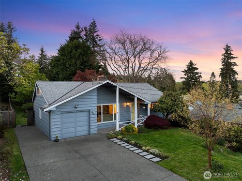 2532 Ne 108th Place, Seattle, WA, 98125 | Card Image