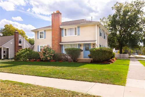 26741 Osborn Rd, Bay Village, OH, 44140-2442 | Card Image