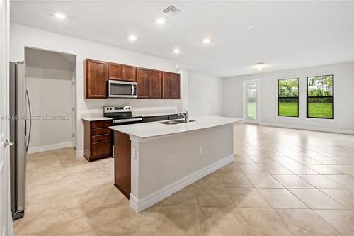 4488 Appleton Cir E, Oakland Park, FL, 33309-1004 | Card Image