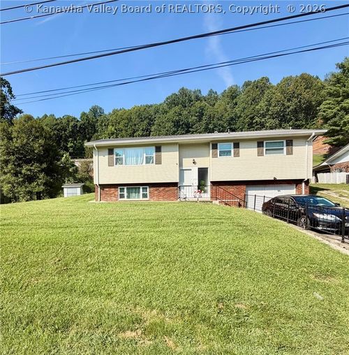 1711 Dogwood Dr, Sissonville, WV, 25320-9717 | Card Image