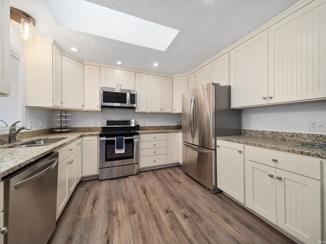 8006 E Cherokee Rd, House other with 3 bedrooms, 2 bathrooms and null parking in Syracuse IN | Image 18