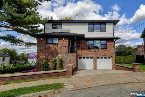 853 Elizabeth St, Ridgefield, NJ, 07657-2540 | Card Image