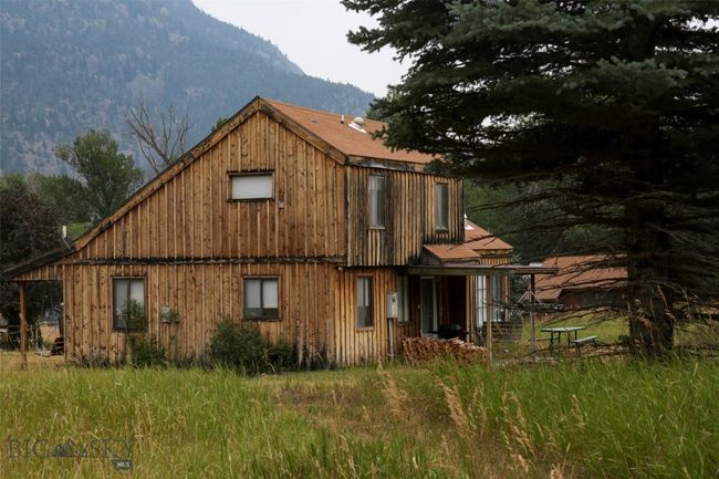 9 Grizzly Meadow Rd, House other with 4 bedrooms, 3 bathrooms and null parking in Emigrant MT | Image 39