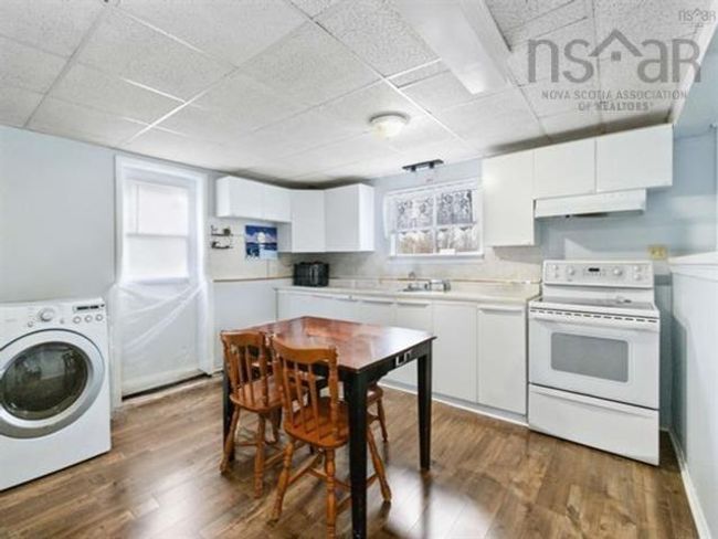 66 Maple Ave, Home with 6 bedrooms, 0 bathrooms and null parking in Lunenburg NS | Image 8