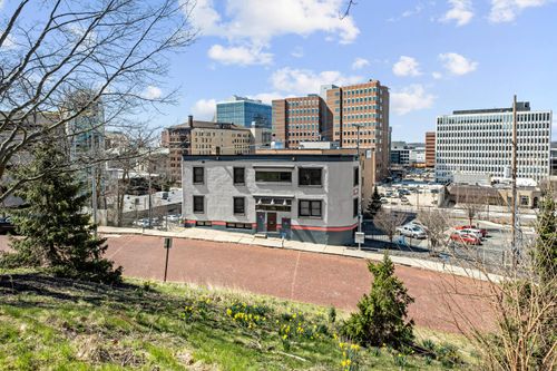 22 Crescent St Ne, Grand Rapids, MI, 49503-2536 | Card Image