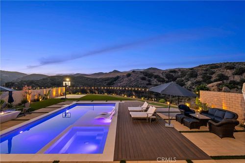 21611 Canyon Cv, Chatsworth, CA, 91311-1379 | Card Image